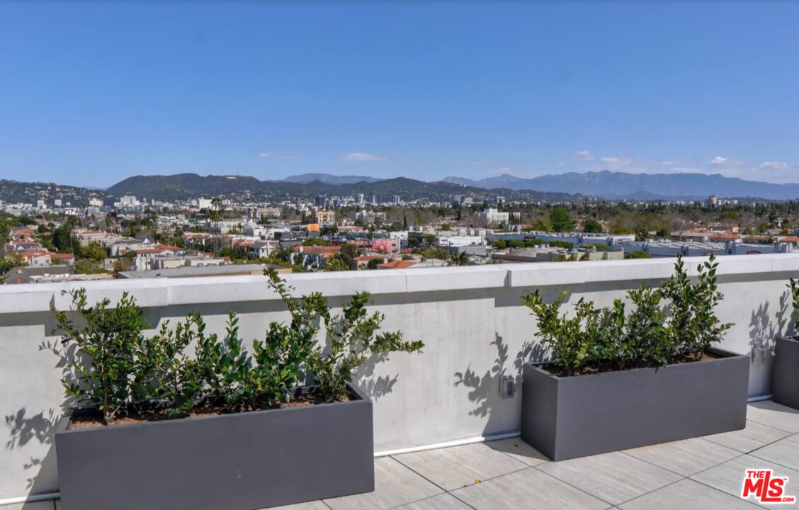 5768 W 3rd St Unit: 605