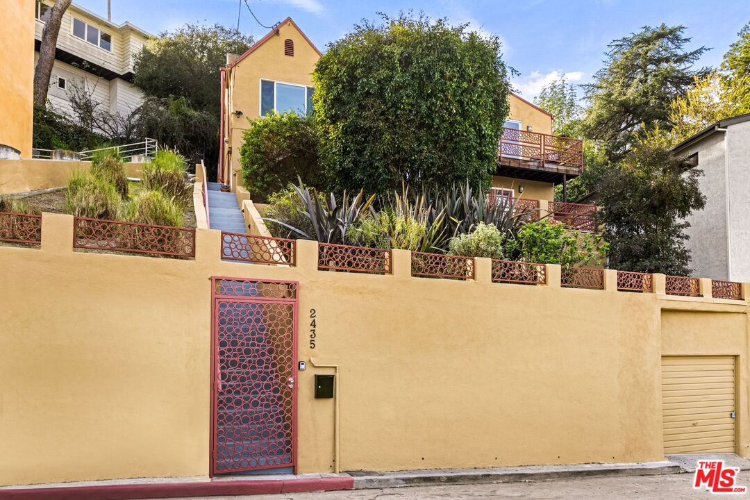 2435 Lyric Ave