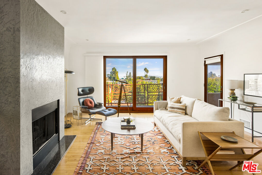 2435 Lyric Ave