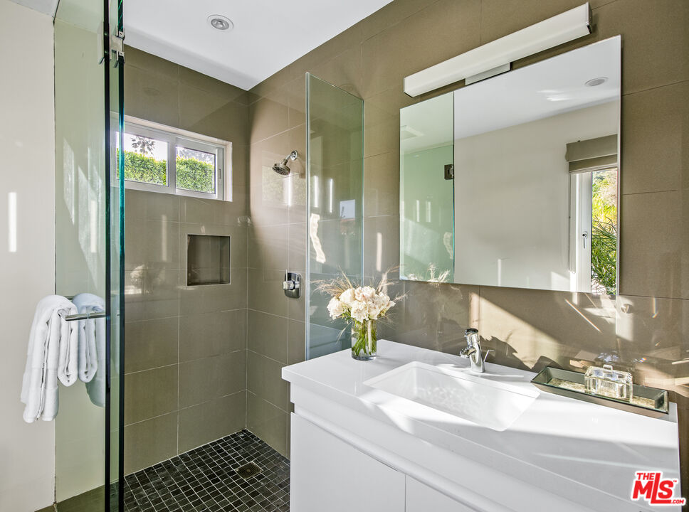 10829 Alta View Dr