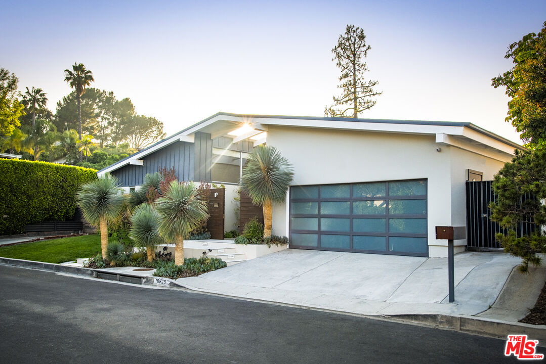 10829 Alta View Dr
