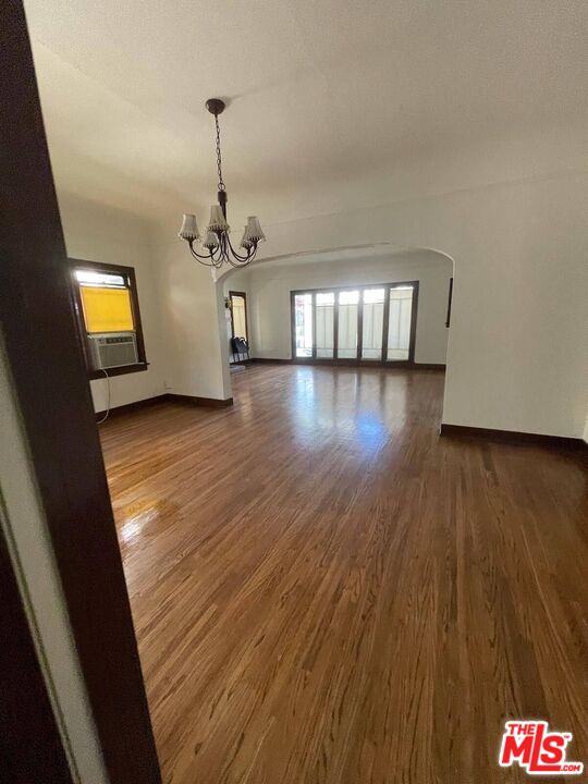 127 S Sycamore Ave