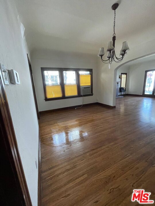 127 S Sycamore Ave