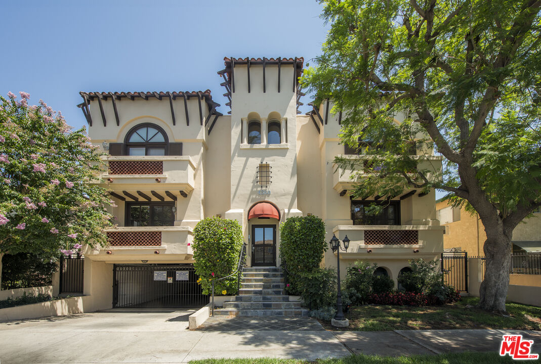 4360 Ventura Canyon Ave Unit: 3