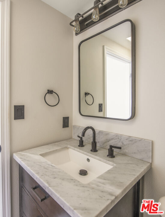 4360 Ventura Canyon Ave Unit: 3
