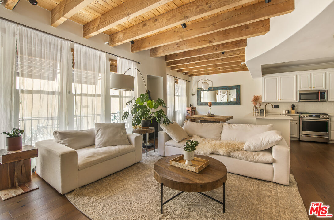 4360 Ventura Canyon Ave Unit: 3