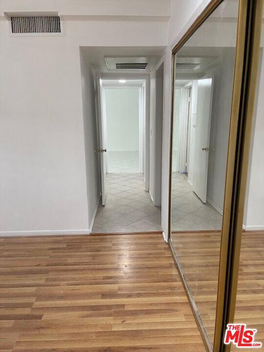 423 S Rexford Dr Unit: 105
