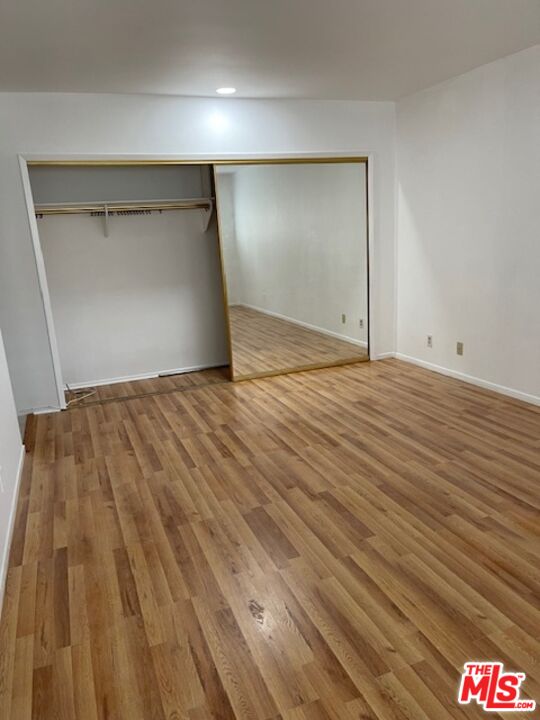 423 S Rexford Dr Unit: 105