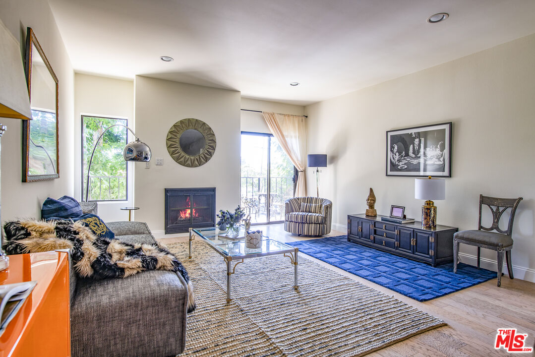 4555 Franklin Ave Unit: 9