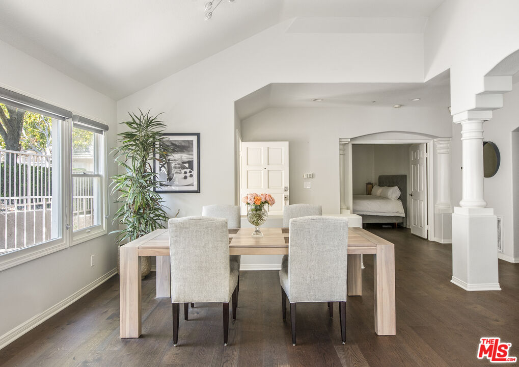 628 Palisades Dr