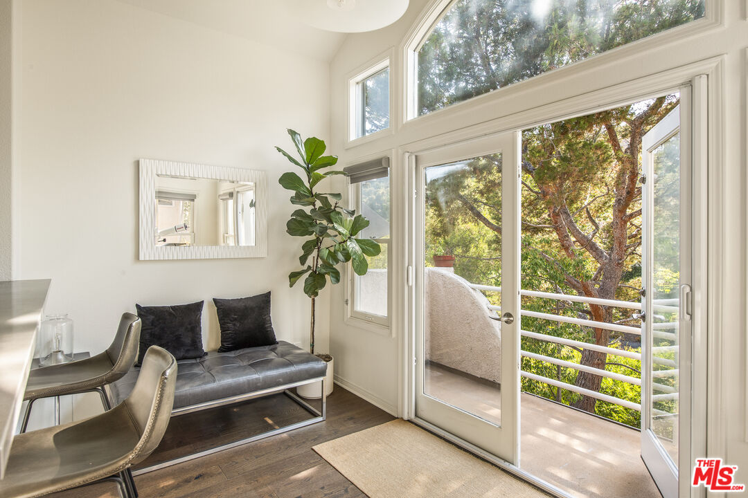 628 Palisades Dr