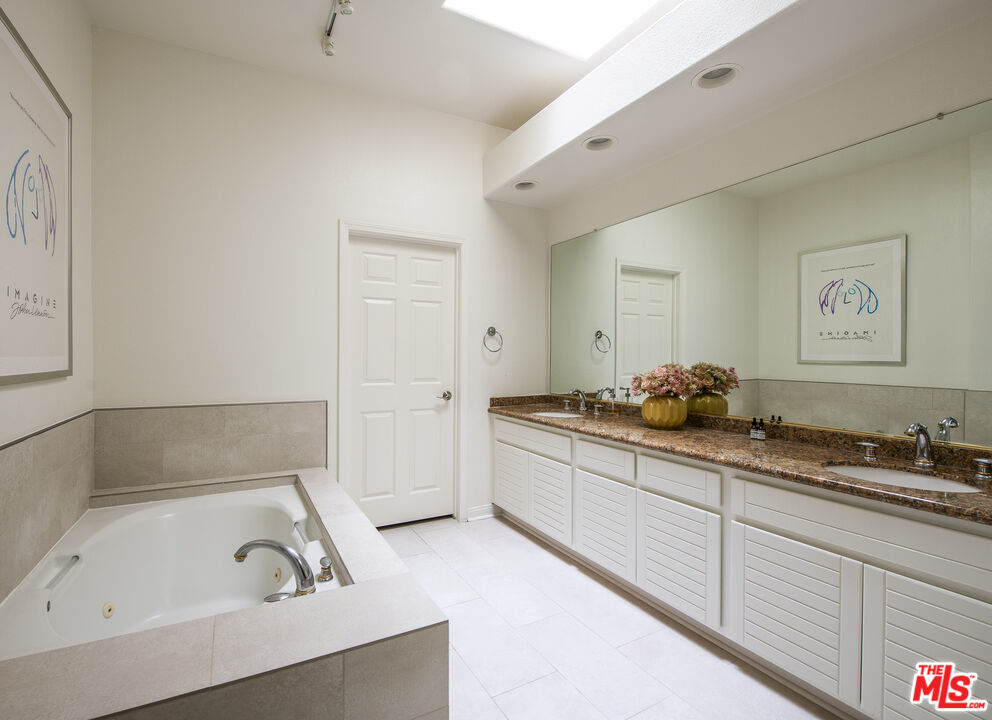 628 Palisades Dr