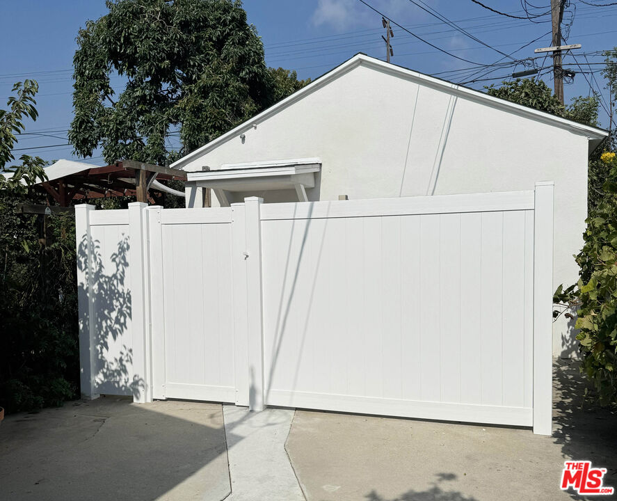 2650 Tilden Ave