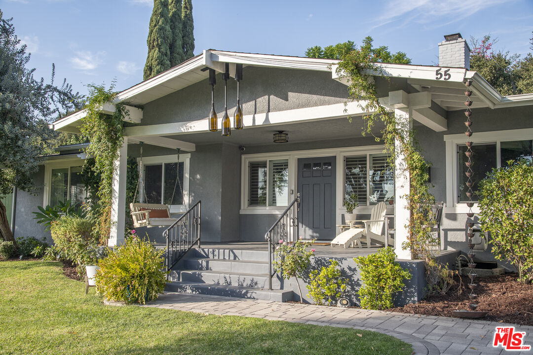 55 W Altadena Dr