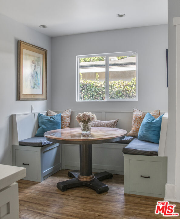 55 W Altadena Dr