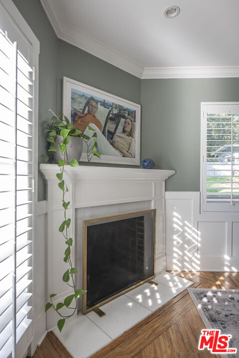 55 W Altadena Dr