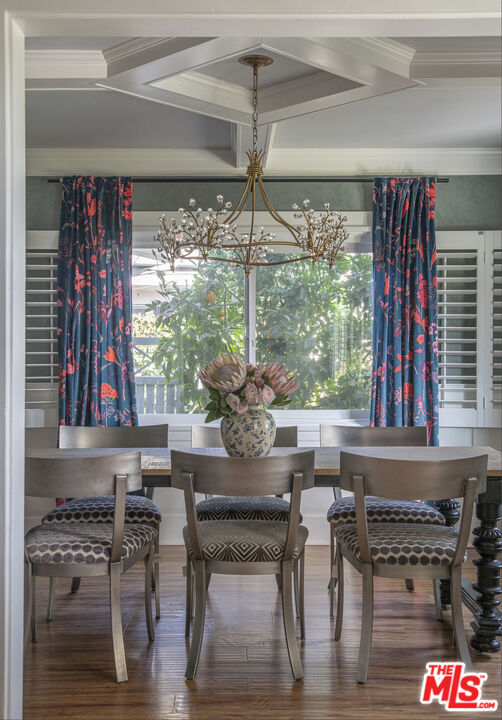 55 W Altadena Dr
