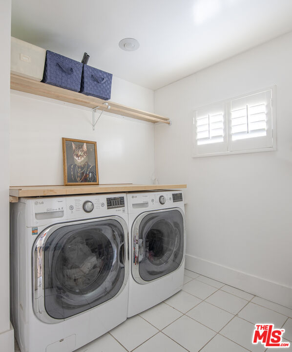 55 W Altadena Dr