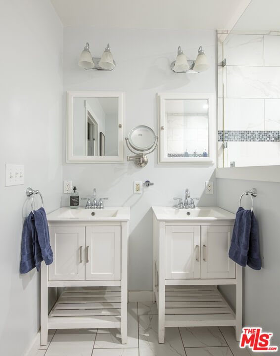 55 W Altadena Dr