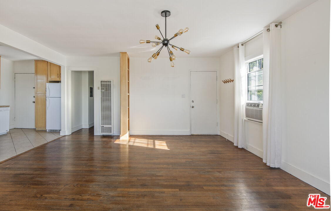 832 Silver Lake Blvd