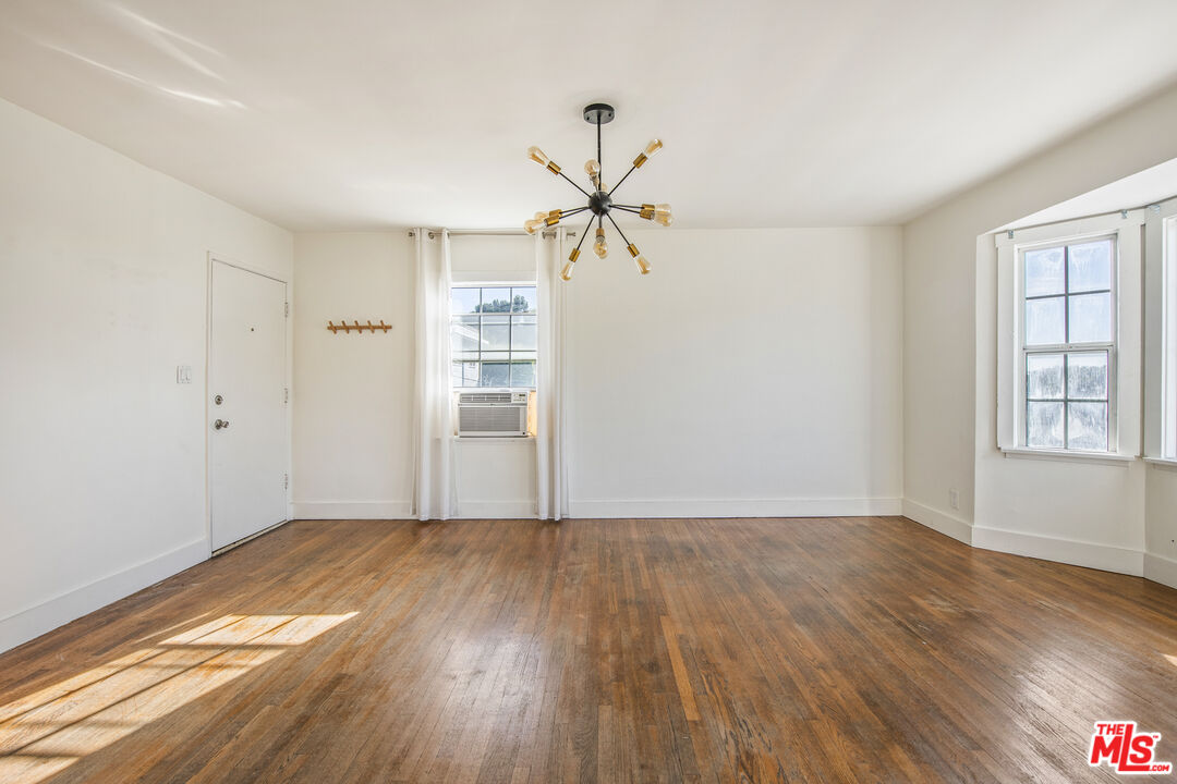 832 Silver Lake Blvd