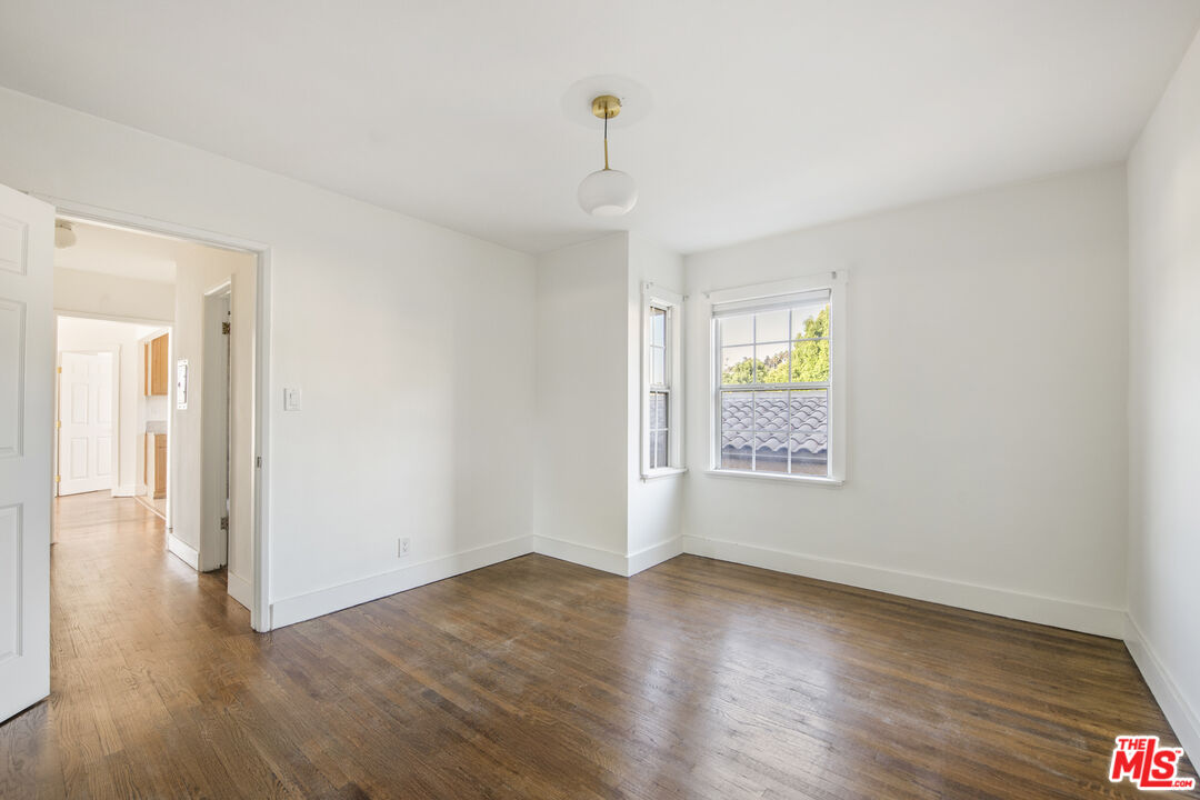 832 Silver Lake Blvd