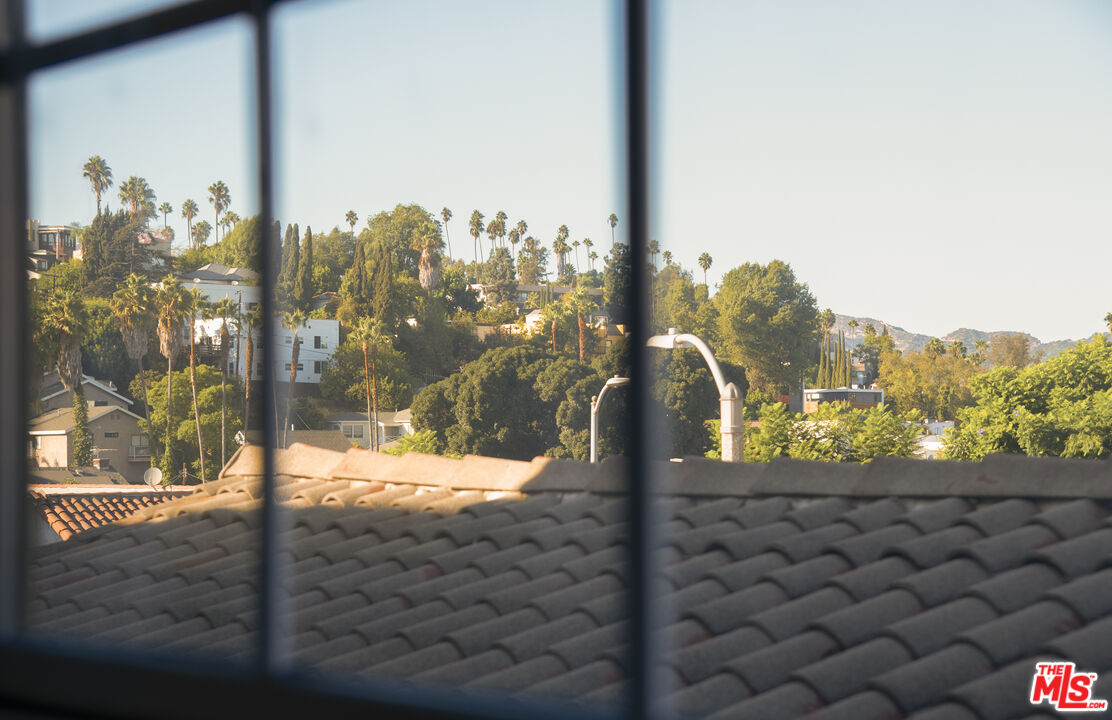 832 Silver Lake Blvd