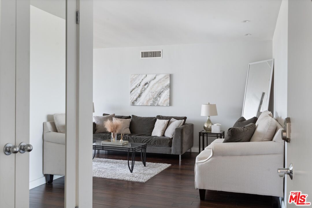 131 N Gale Dr Unit: 2A