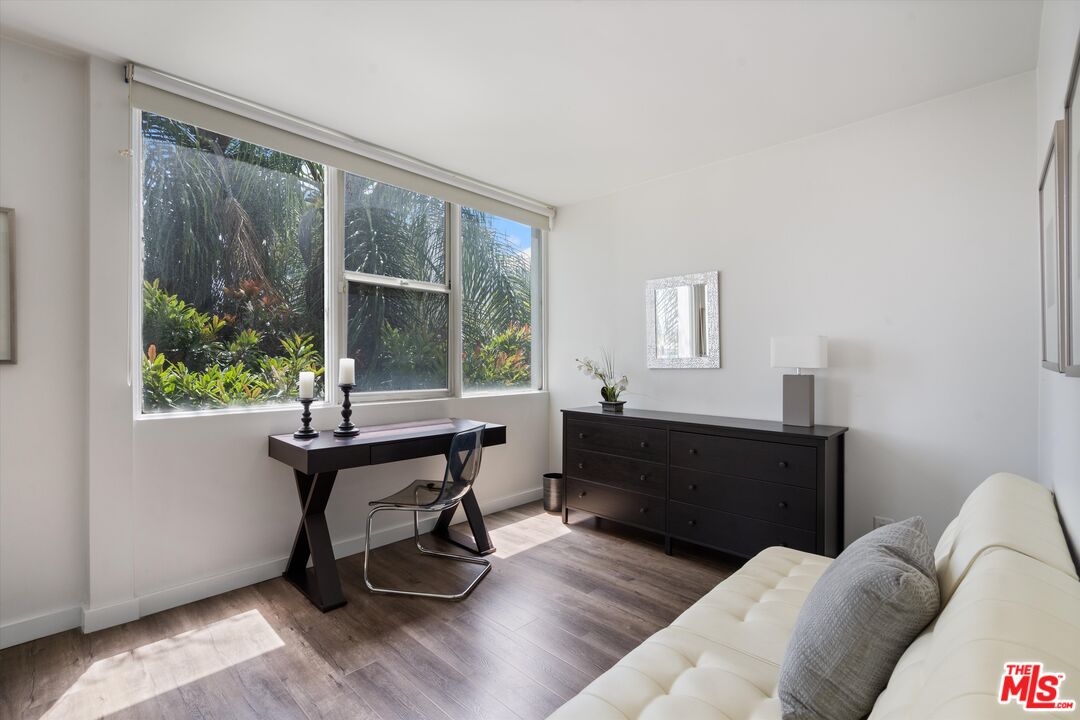 131 N Gale Dr Unit: 2A