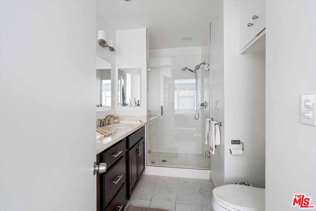 131 N Gale Dr Unit: 2A