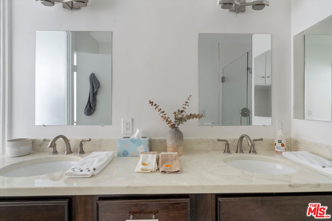 131 N Gale Dr Unit: 2A