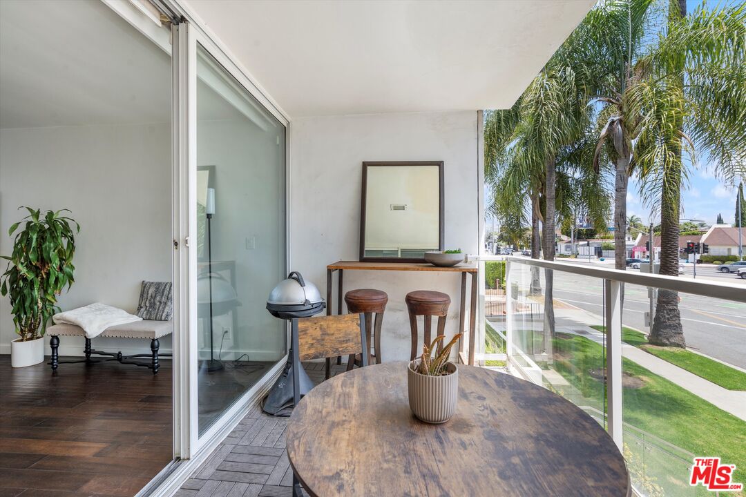 131 N Gale Dr Unit: 2A