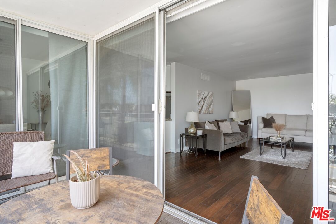 131 N Gale Dr Unit: 2A