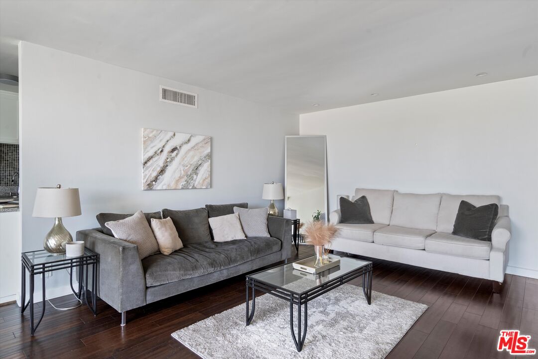 131 N Gale Dr Unit: 2A