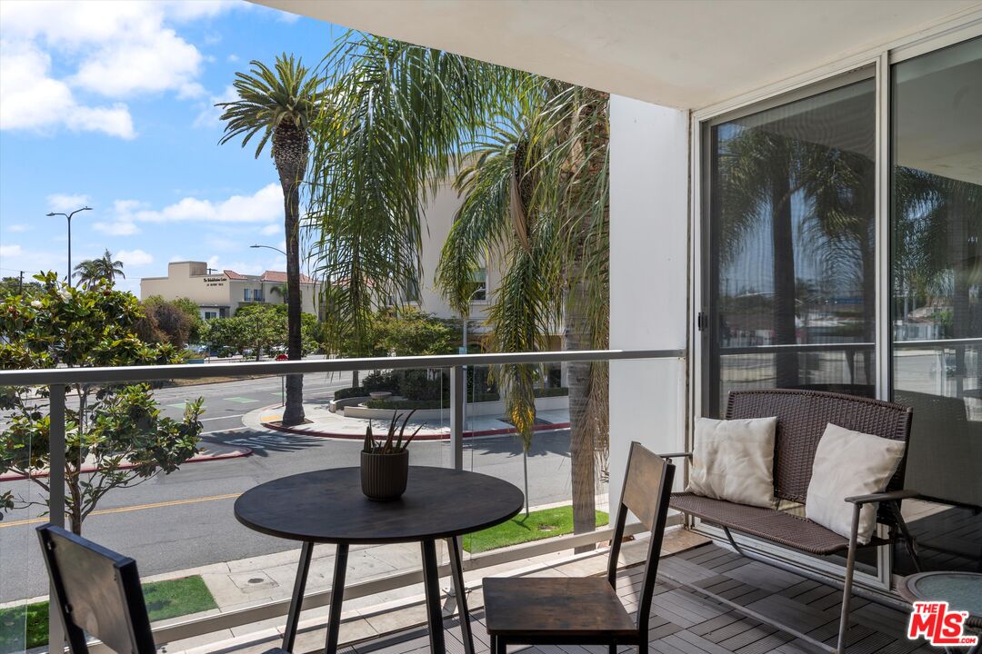 131 N Gale Dr Unit: 2A