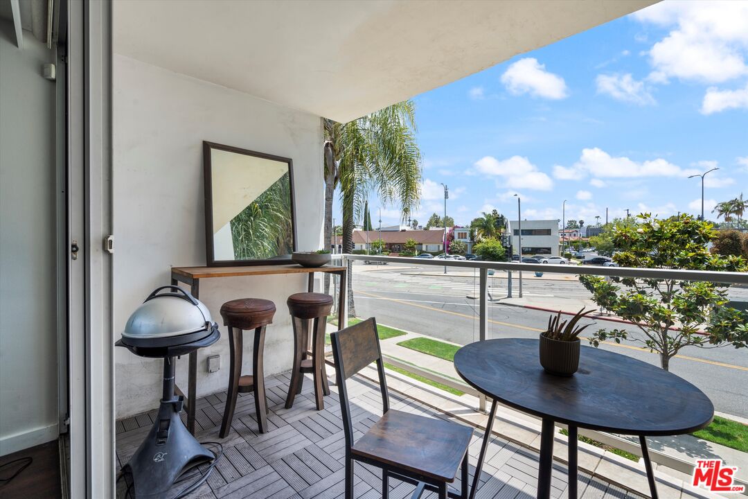 131 N Gale Dr Unit: 2A