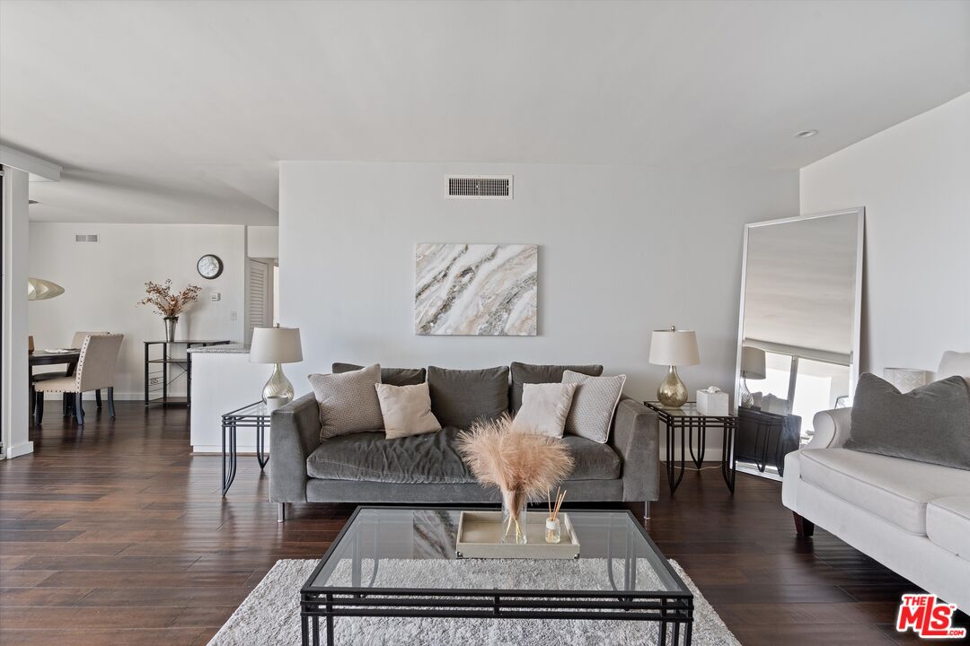131 N Gale Dr Unit: 2A