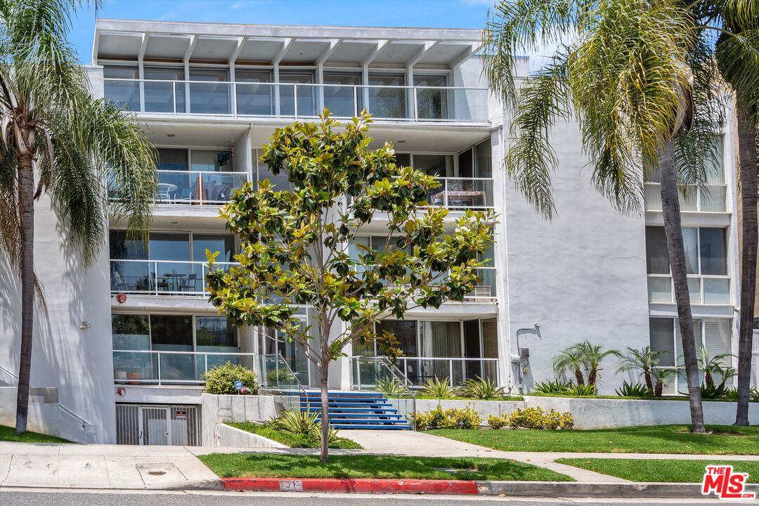 131 N Gale Dr Unit: 2A