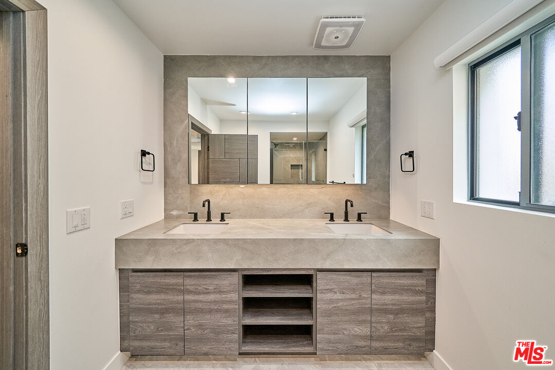 145 S Maple Dr Unit: 101