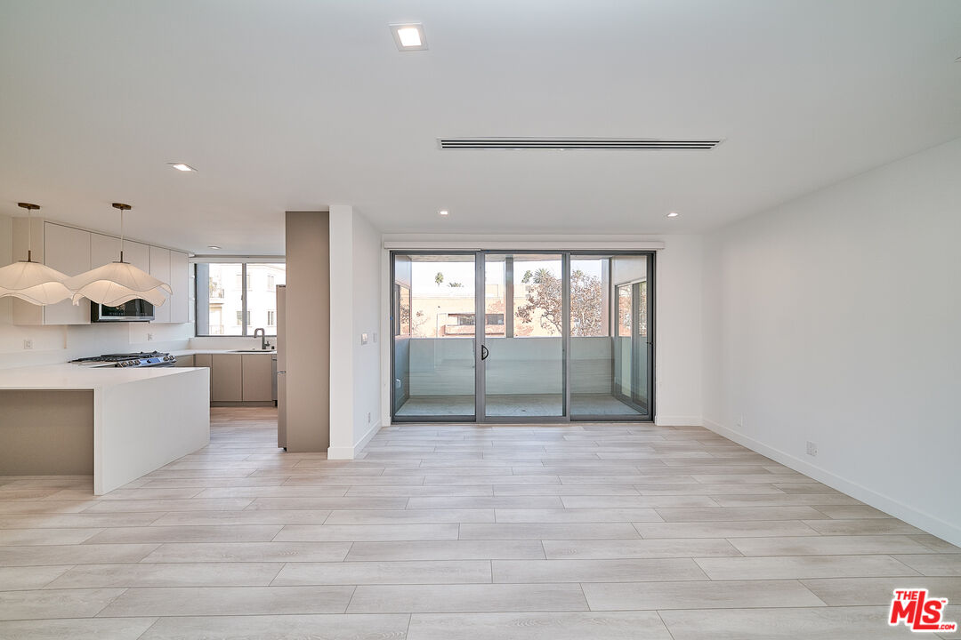 145 S Maple Dr Unit: 301
