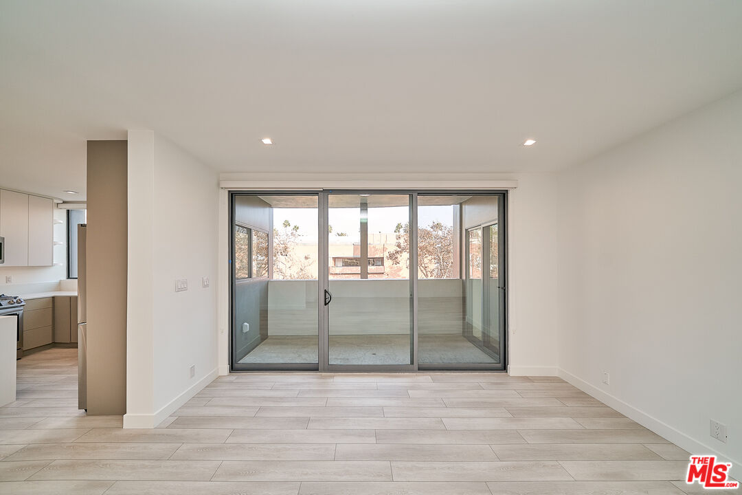 145 S Maple Dr Unit: 301