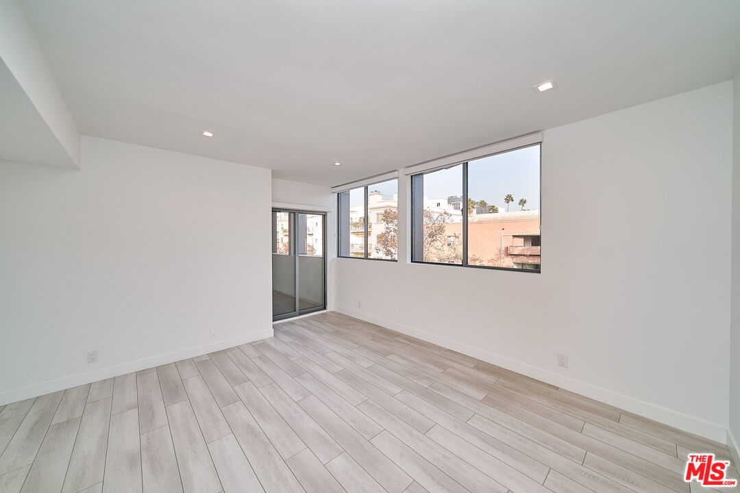 145 S Maple Dr Unit: 301