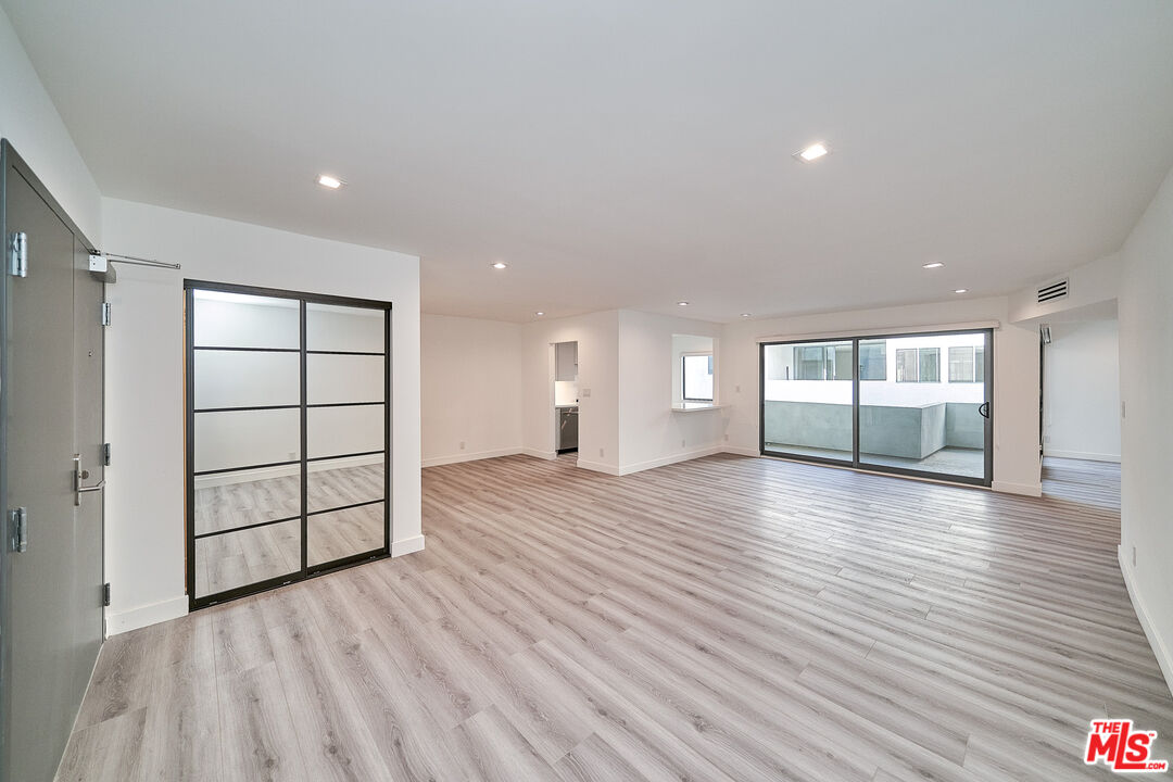 145 S Maple Dr Unit: 202