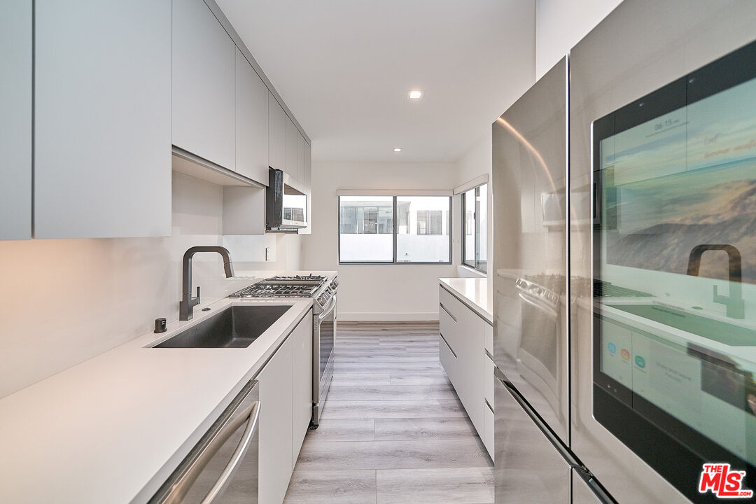 145 S Maple Dr Unit: 202