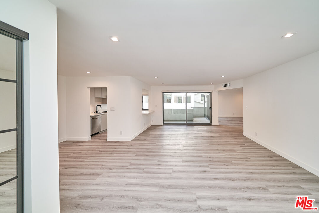 145 S Maple Dr Unit: 202