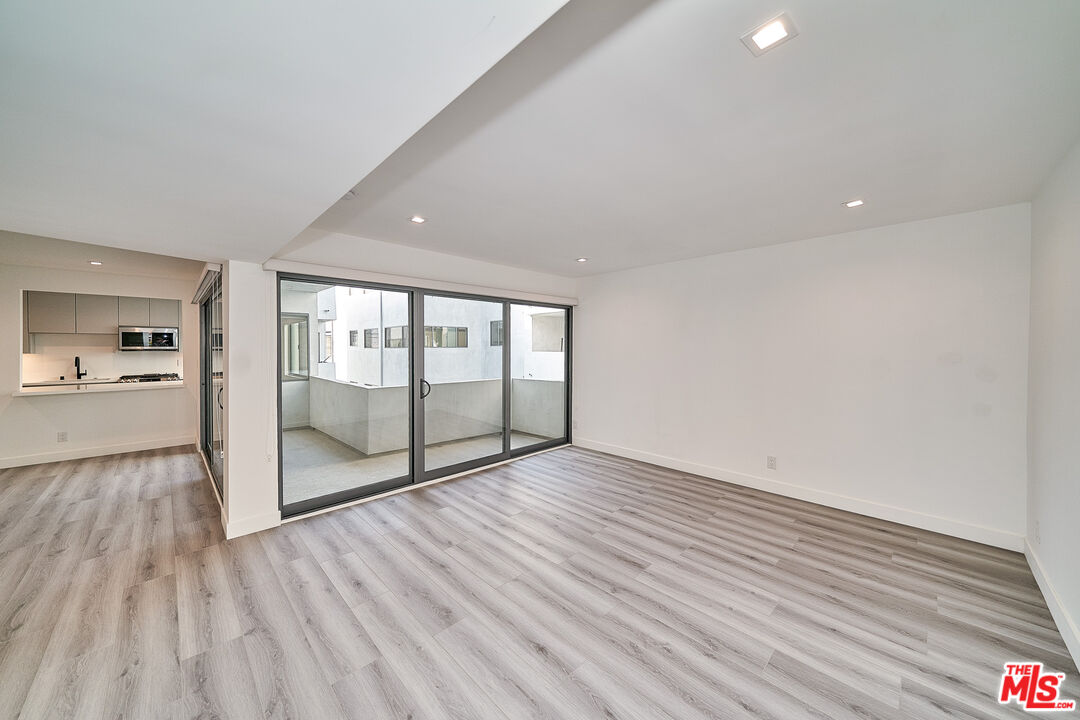 145 S Maple Dr Unit: 202