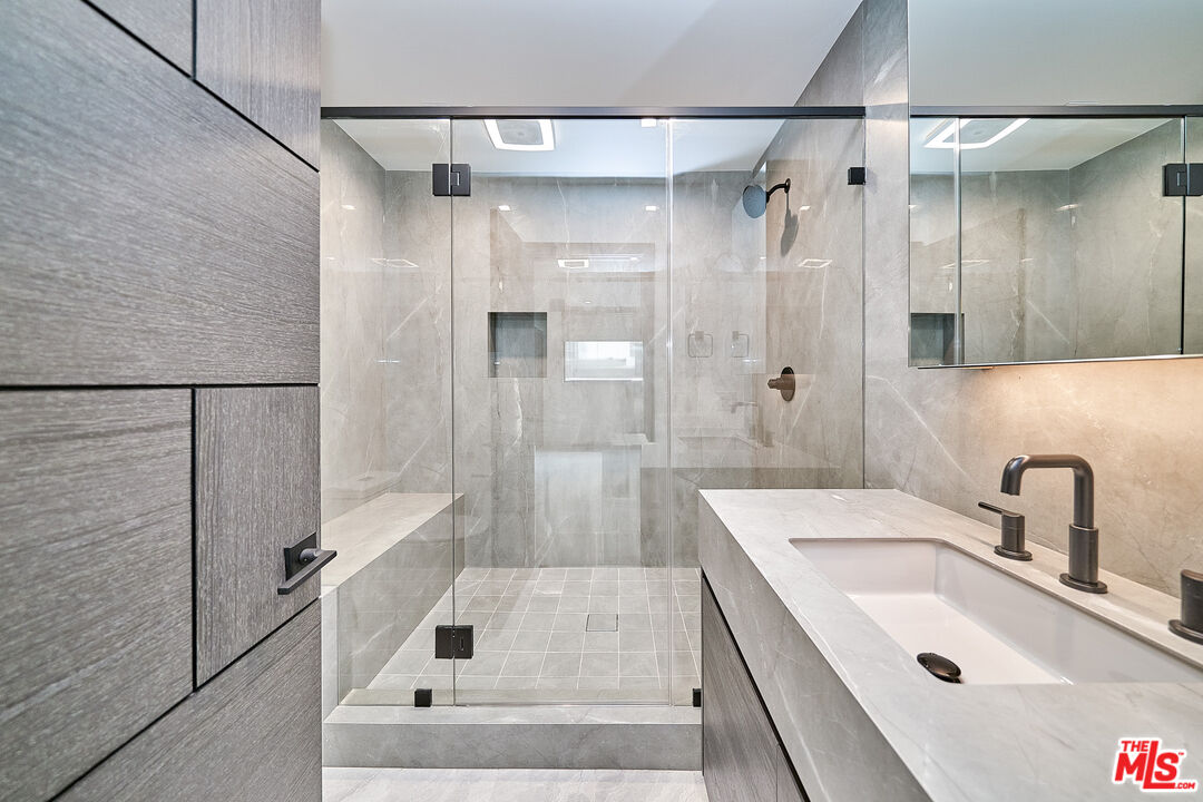 145 S Maple Dr Unit: 105