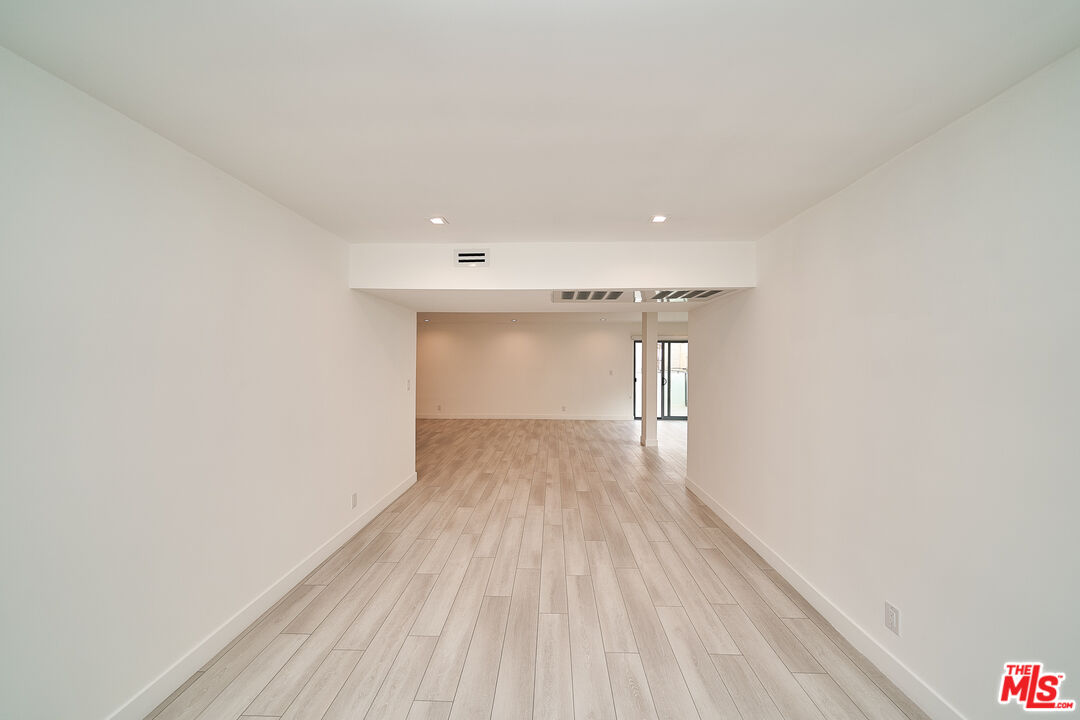 145 S Maple Dr Unit: 104