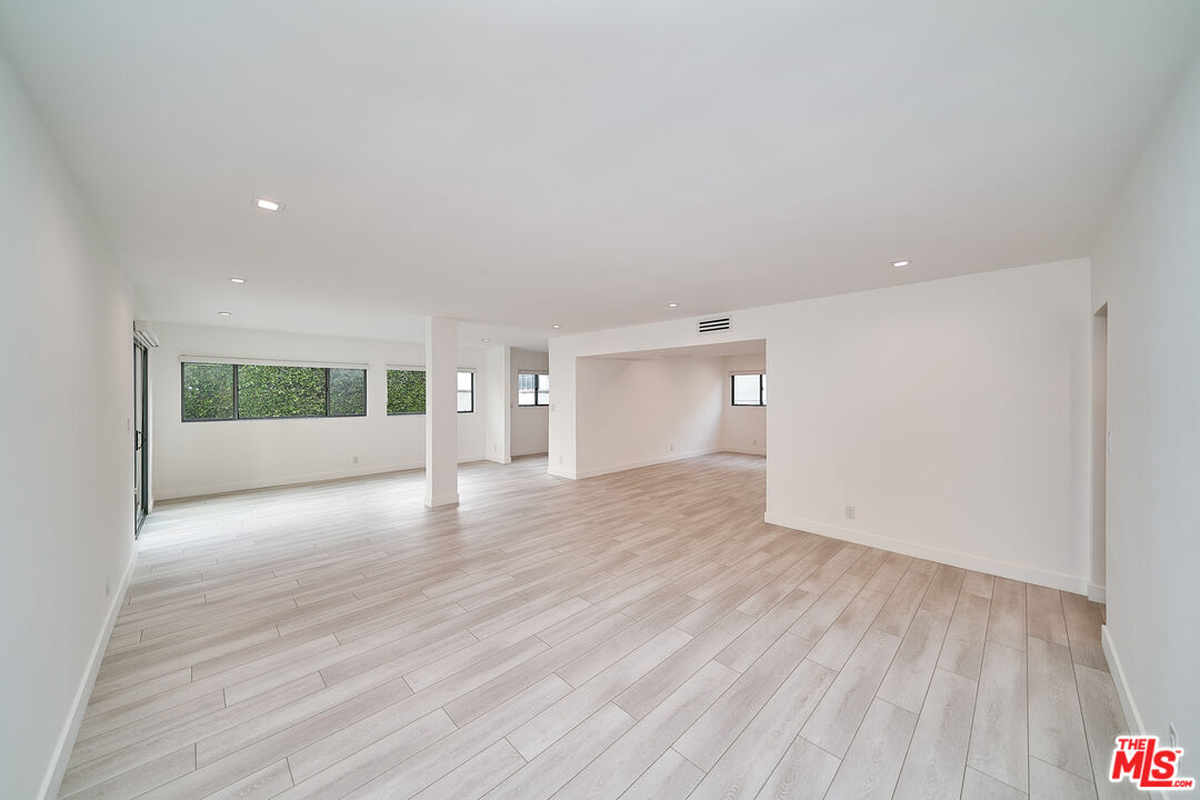 145 S Maple Dr Unit: 104