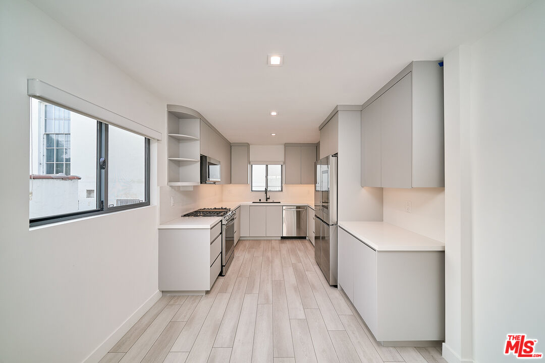 145 S Maple Dr Unit: 104